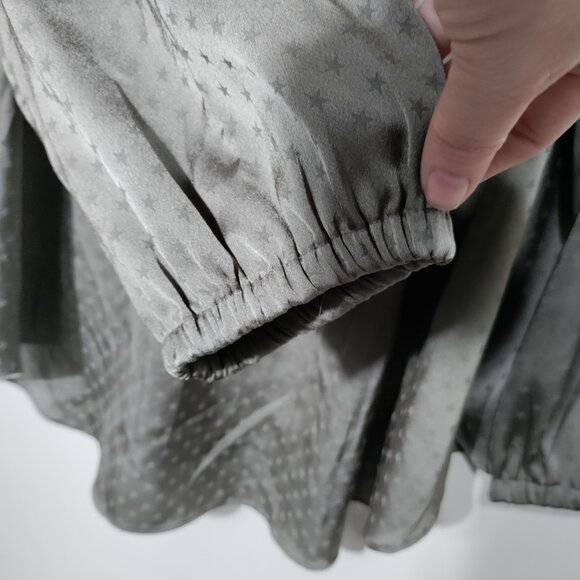 Cato Women's Gray On‎ Gray Star Print Long Sleeve Blouse Plus Size 18/20 - Picture 7 of 10
